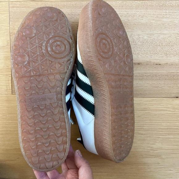 Adidas Sambas Women’s 8.5 - Picture 3 of 3